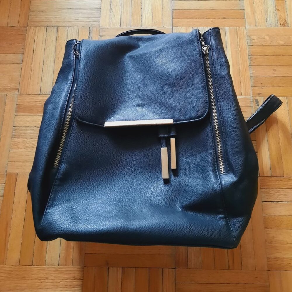 like new COOFIT black backpack Purse PU Leather, size medium